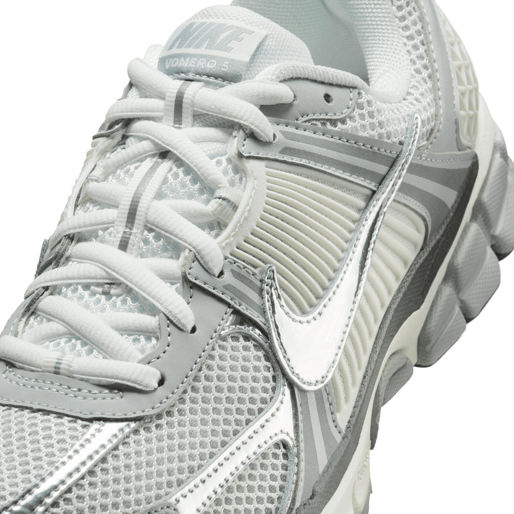 「 NIKE 」★正規品★NIKE ZOOM VOMERO 5 M The Nike Zoom Vomero 5 Makes a Return