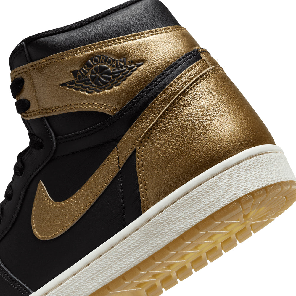 1 Retro High OG 'Black and Gold'