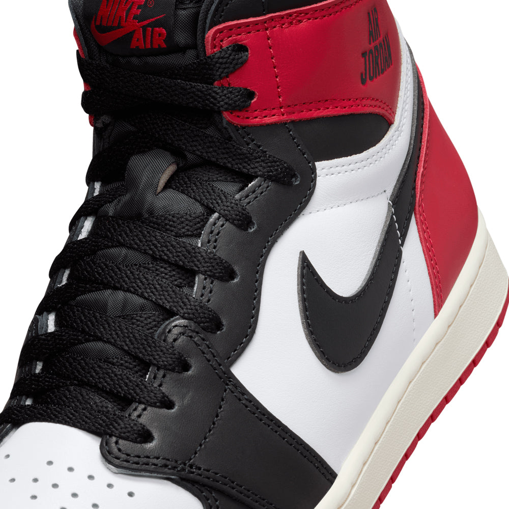 1 Retro High OG "Black Toe"