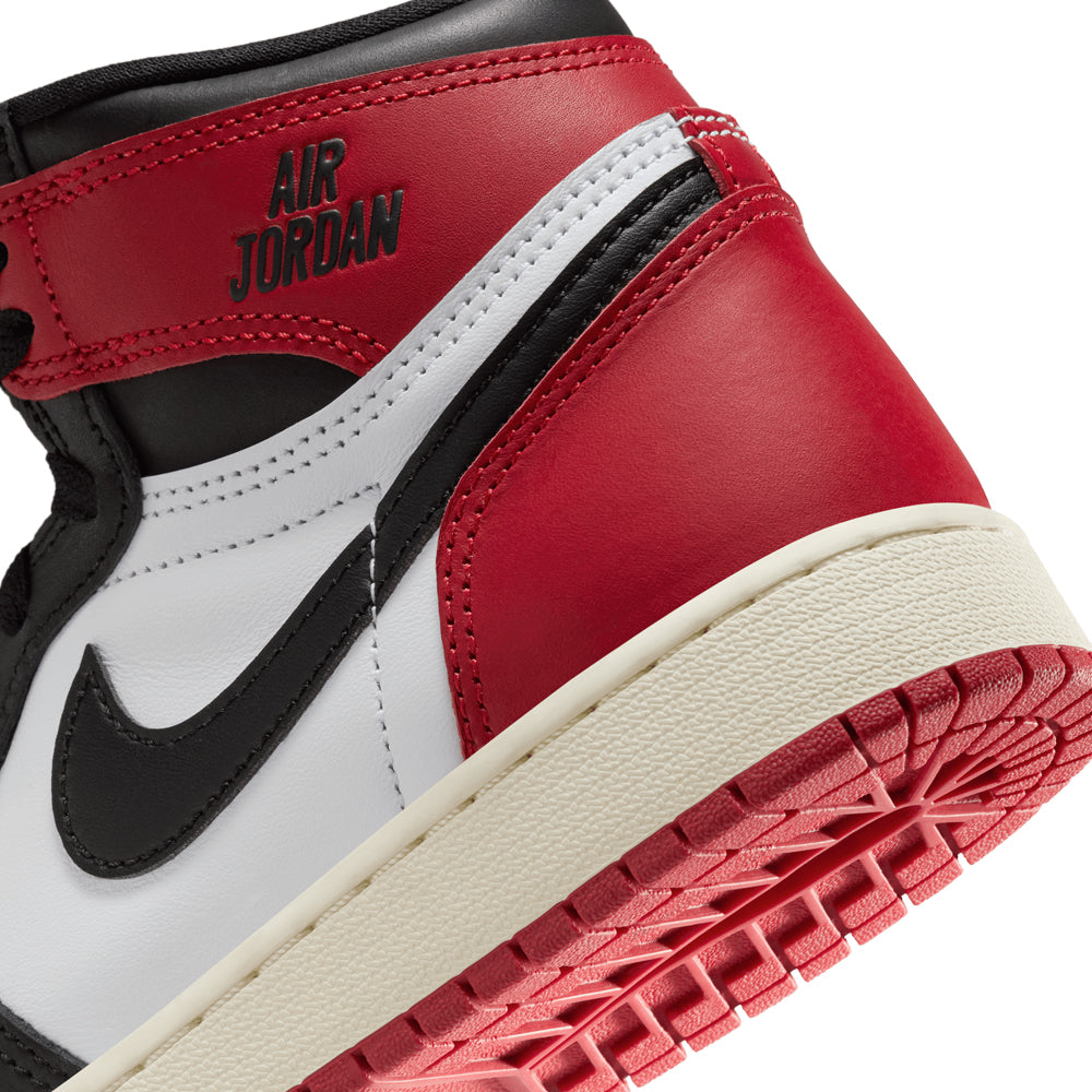 1 Retro High OG (GS) Kids 'Black Toe'